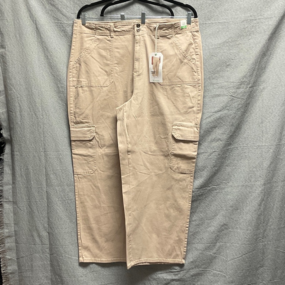 Generation by Celebrity Pink Women’s  Beige Cargo Pants